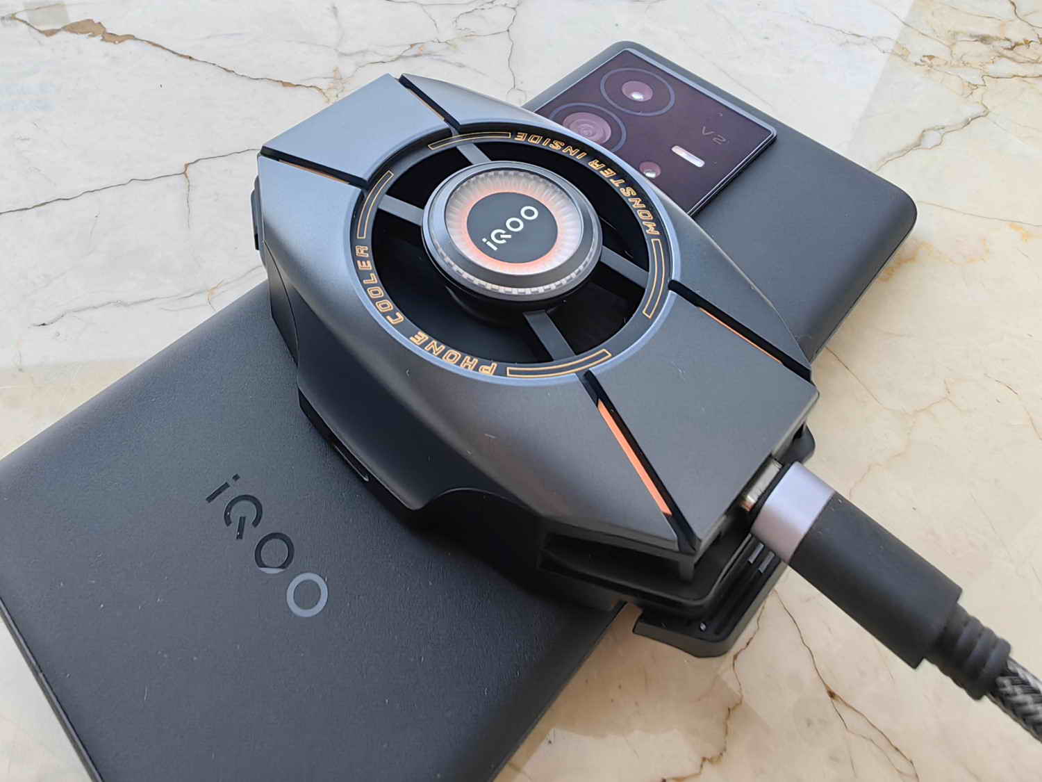 手机散热背夹iQOO,iqoo散热背夹2neo和1pro怎么选