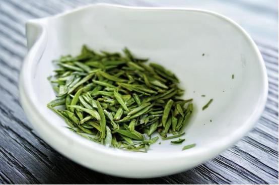 为什么成都人喜欢竹叶青茶,为何成都人偏爱竹叶青绿茶