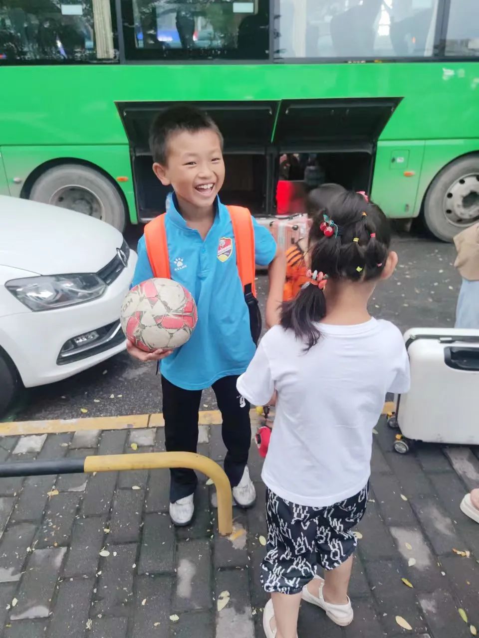 孩子独自出远门,孩子独自出门好不好