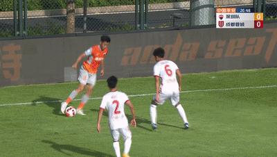 以老友之情重聚江湖，空气里却是硝烟的味道