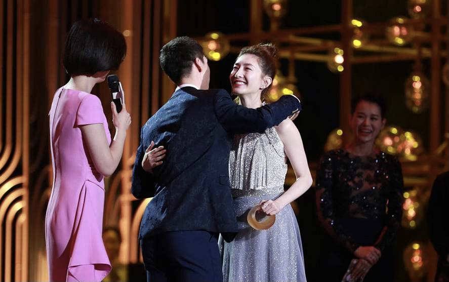 奥运冠军也有“七情六欲”！齐刷刷国民女神，哪一对最“般配”？