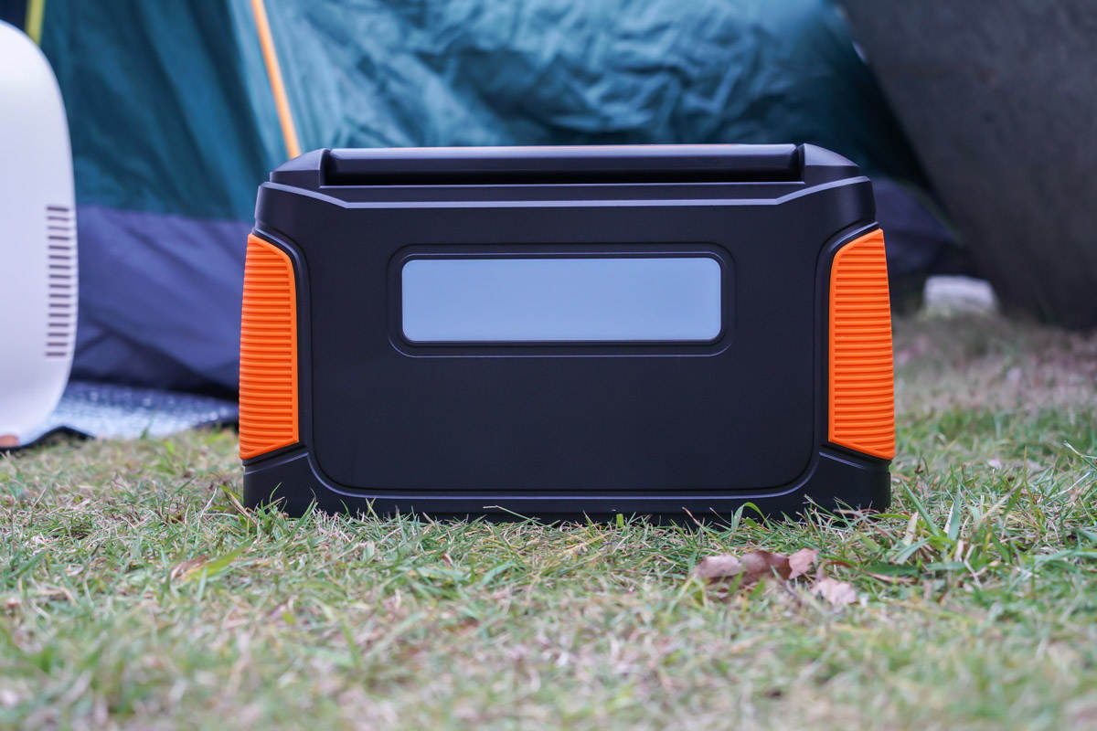 金威澎全兼容快充10000mah,支持80w无线充电