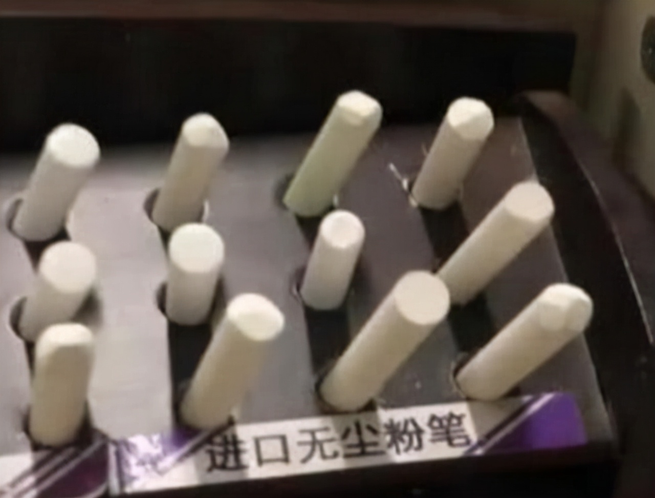 见过清华大学的粉笔吗?高级得不得了,网友看后表示:我要复读
