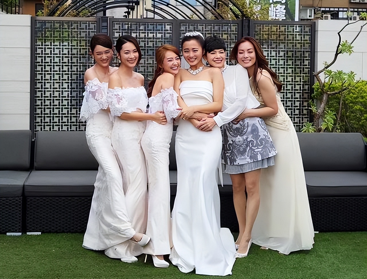 7位名人一个月内相继去世,7天内7位相继离世的名人