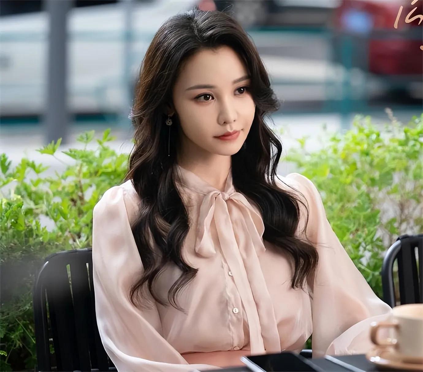 职场加爱情，中年偶像剧也有春天，《闪耀的她》给你不一样的体验