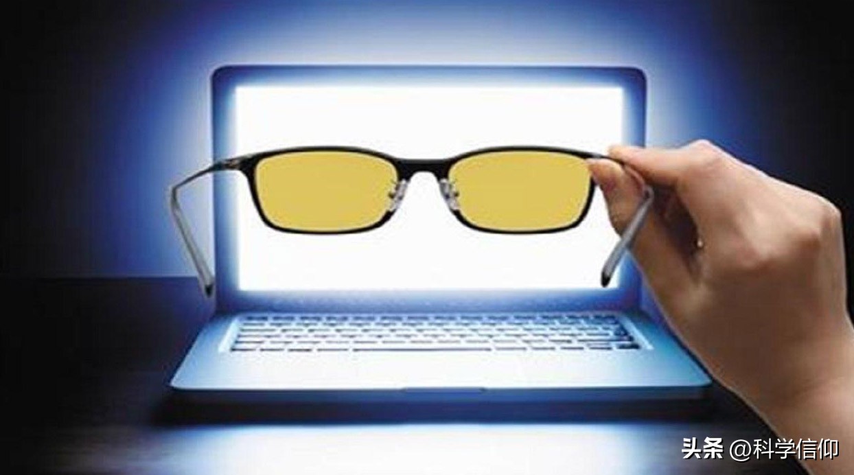 老花镜防蓝光和不防蓝光有何区别,防蓝光眼镜和防蓝光膜哪个更有效