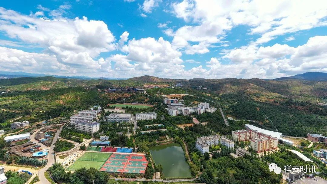 传承红色精神争做时代楷模,传承红色基因争做新时代标兵