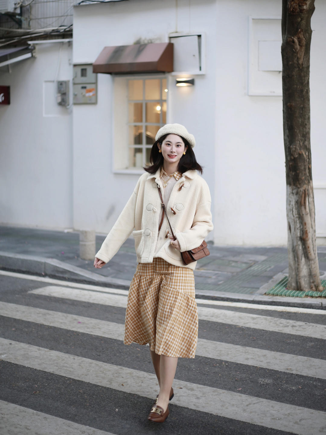 舒适薄绒外套,羊羔绒外套穿搭保暖