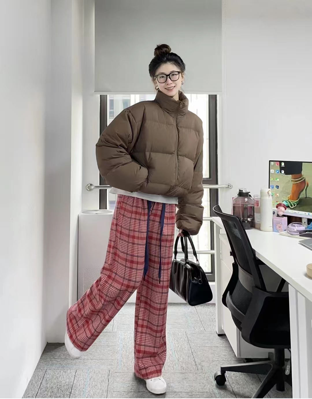 羽绒服搭配什么衣服保暖又好看,羽绒服的穿搭秘籍有哪些