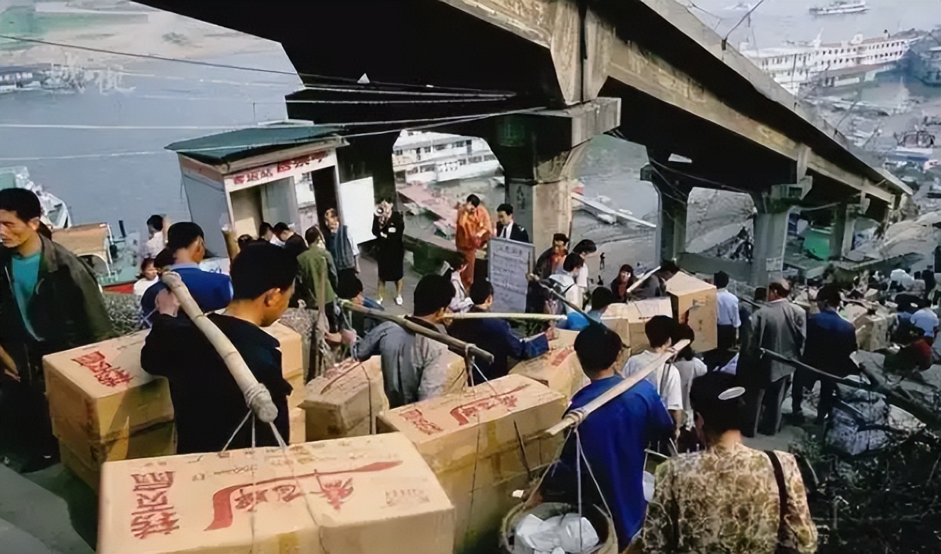 身高86厘米的千万富翁，白手起家到霸道总裁：残缺身体藏超级灵魂