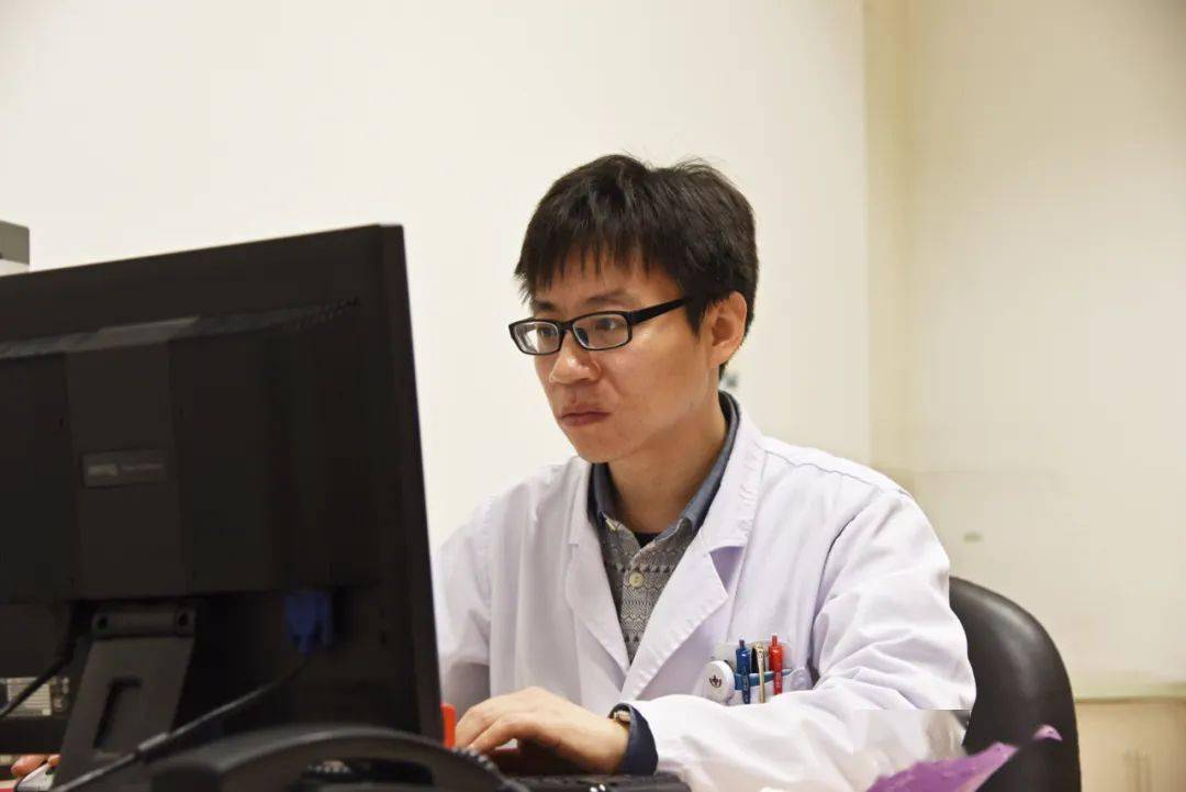 腹腔镜肾切除示意图,腹腔镜肾脏部分切除术