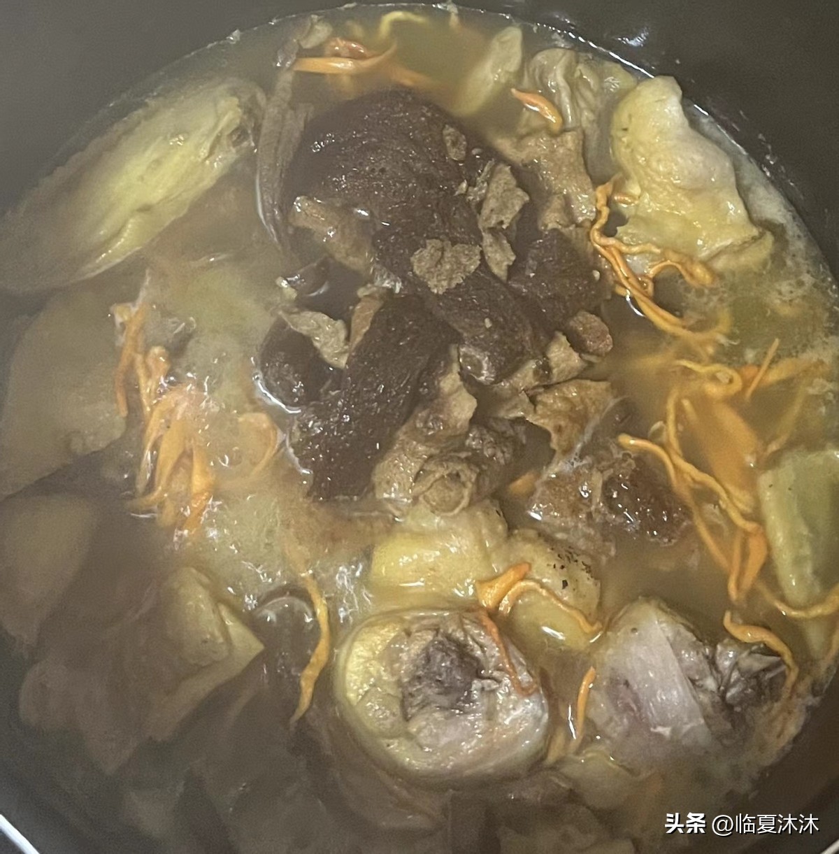 竹荪羊肚菌鹿茸菇炖鸡,鹿茸菌菇竹荪鸡汤的做法