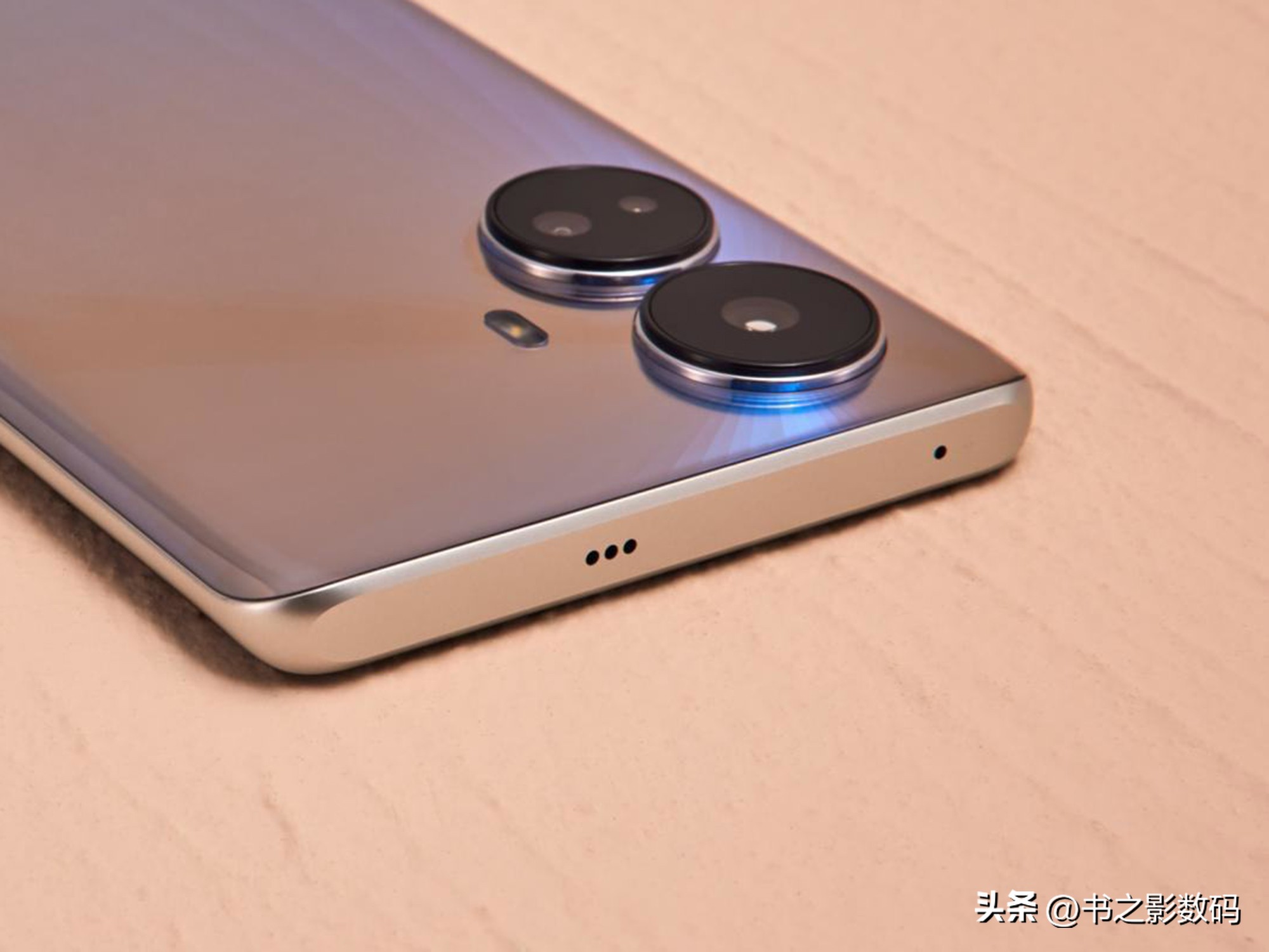 最便宜的曲面屏5g手机1000元左右,曲面屏手机跌至2999元