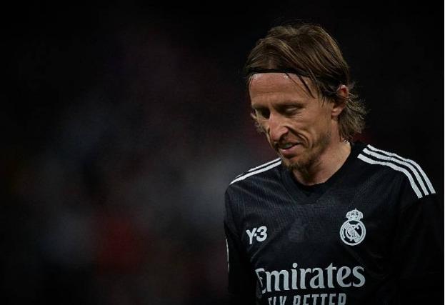 国家德比0-4巴萨攻陷伯纳乌，哈维重建的巴萨重回正轨