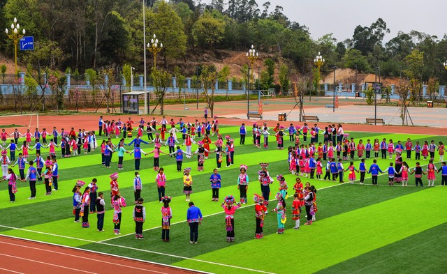 为何中国足球人口很少,中国14亿人口足球队