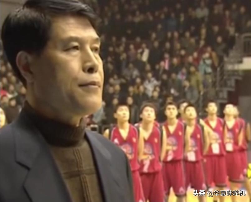 杨鸣什么失误被罚下场,杨鸣为什么不打球了