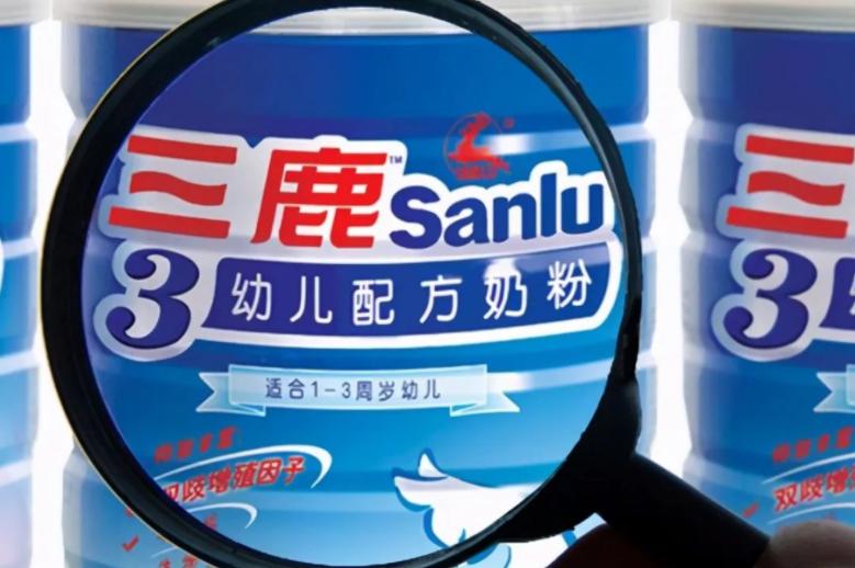 三鹿奶粉事件孩子症状,三鹿奶粉最早是谁发现有问题的