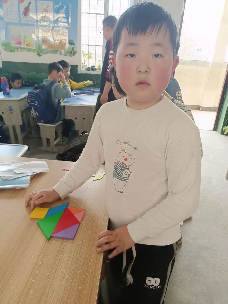 唐县镇第二小学：传递“珍”书香，演绎“真”故事