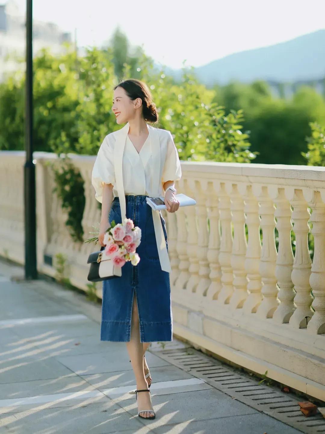 衬衫搭配牛仔裤简约时髦,衬衫如何搭配阔腿牛仔裤女士