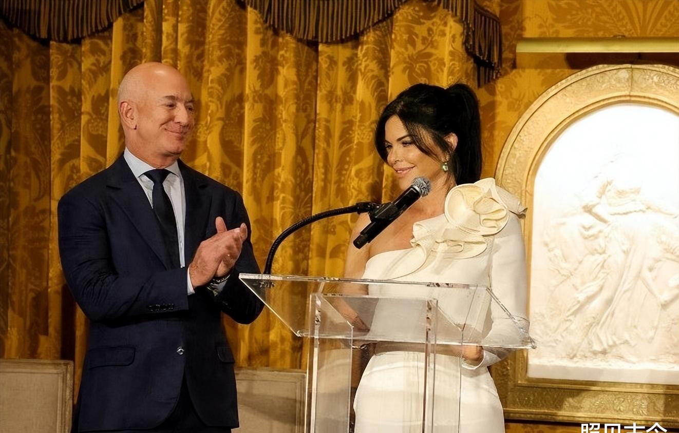 桑切斯和贝索斯的关系,桑切斯带给贝佐斯的情绪价值