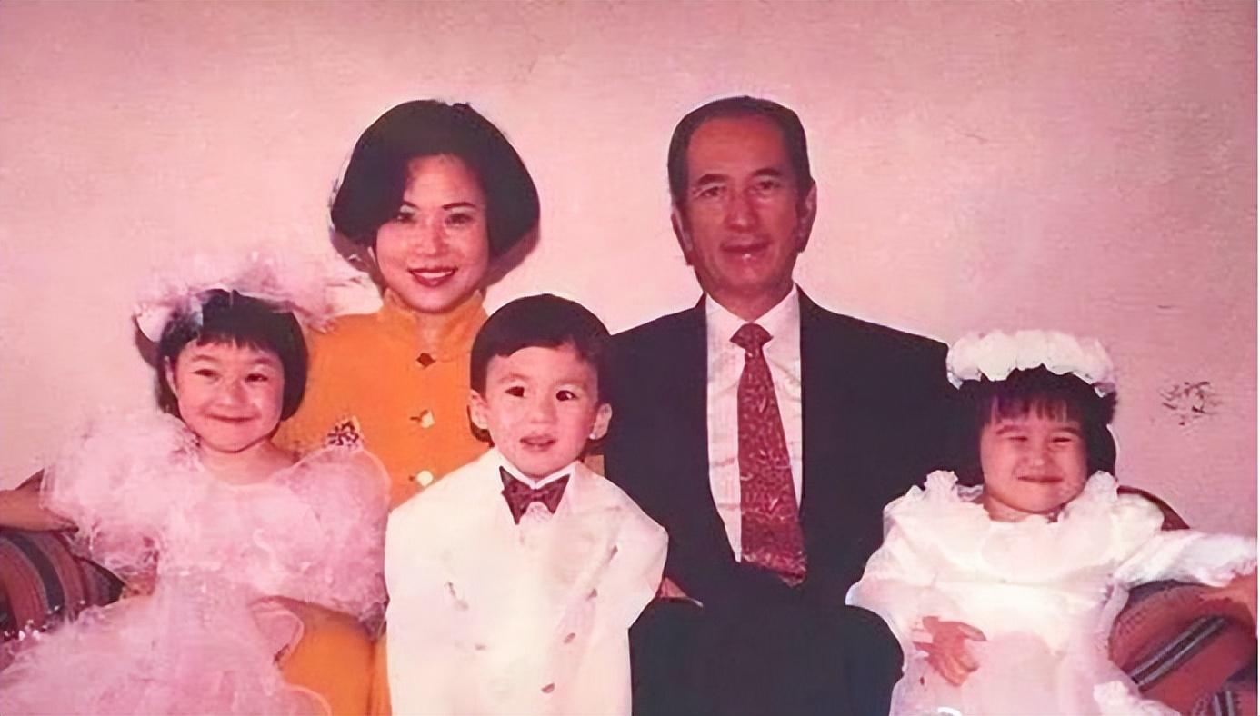 比窦骁婚礼更热搜的是陈婉珍脖上的澳白，一颗20万！扒一扒三姨太