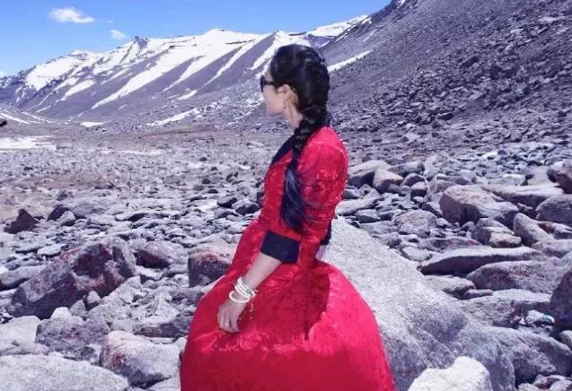 王曦梁主持人抖音号,央视主持人王曦梁抖音