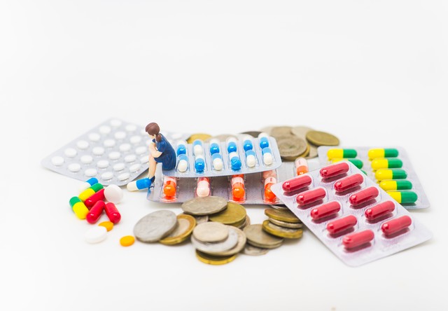 药店卖药药价虚高怎么办 (药店药价虚高可以投诉吗)