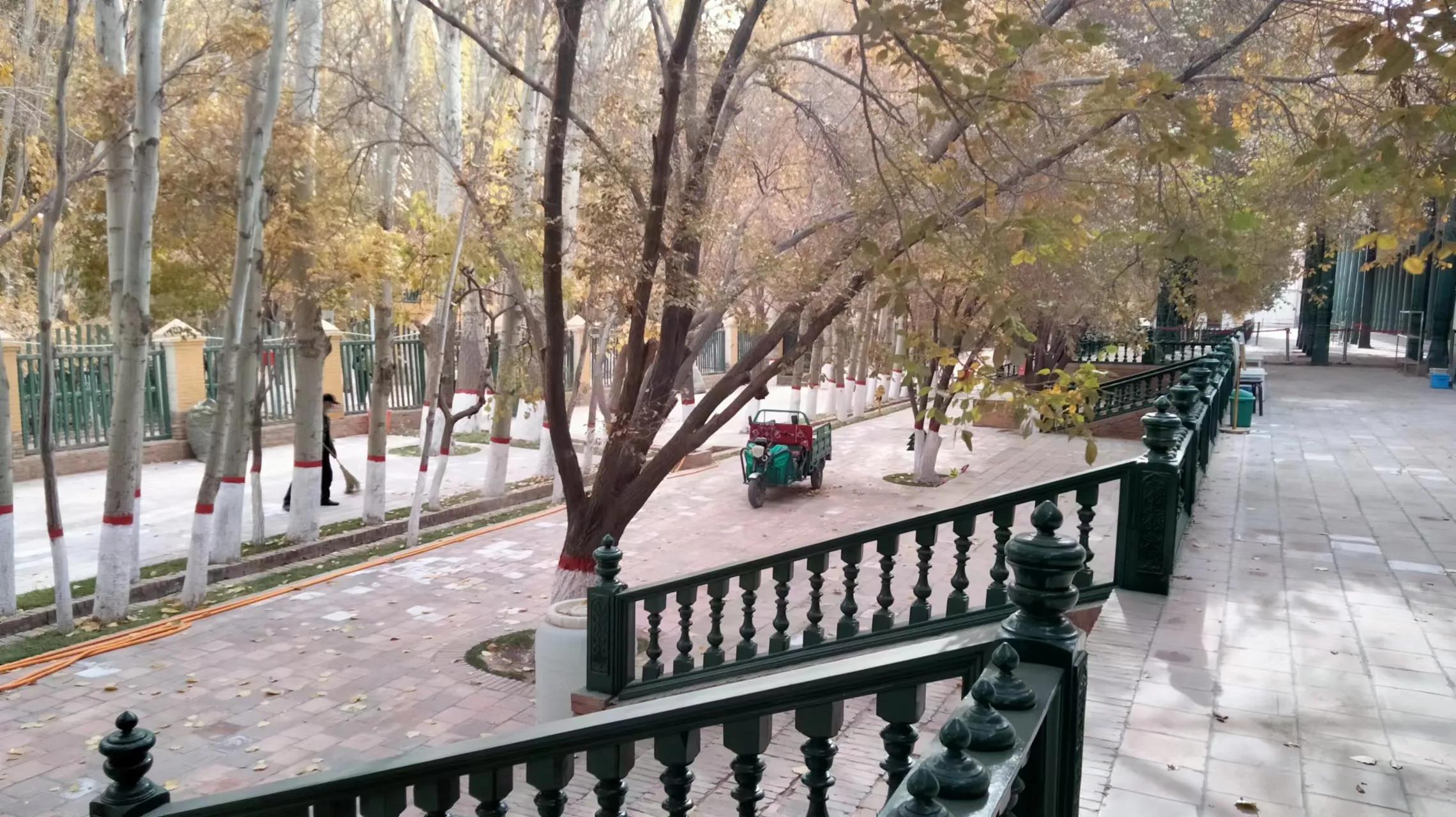 遇到在路上旅行,一个月也能赚一万块左右的小敏(124)