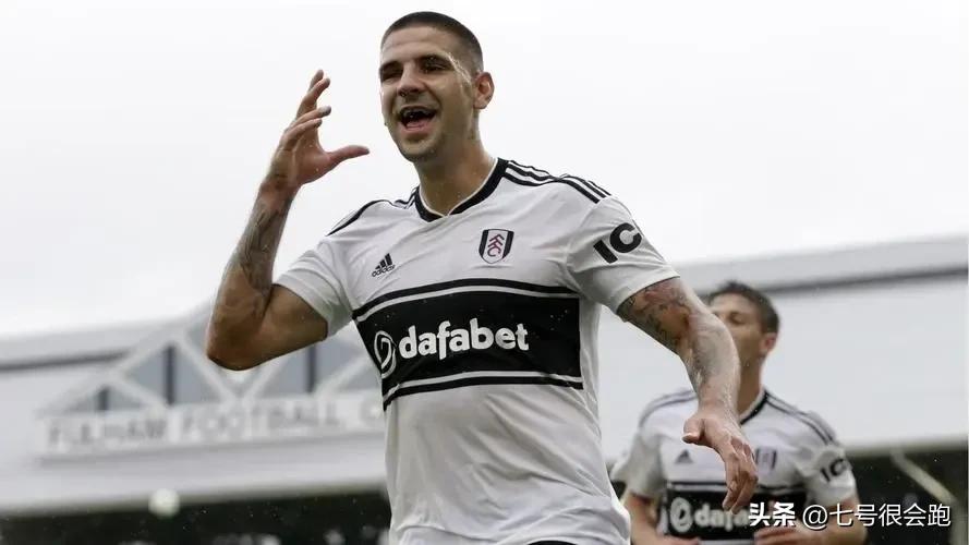 球场恶汉最新视频,球场恶汉完整版