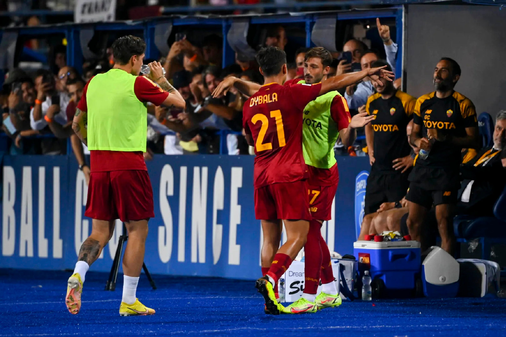 穆里尼奥让哈里凯恩后撤,卡尔斯多普穆里尼奥