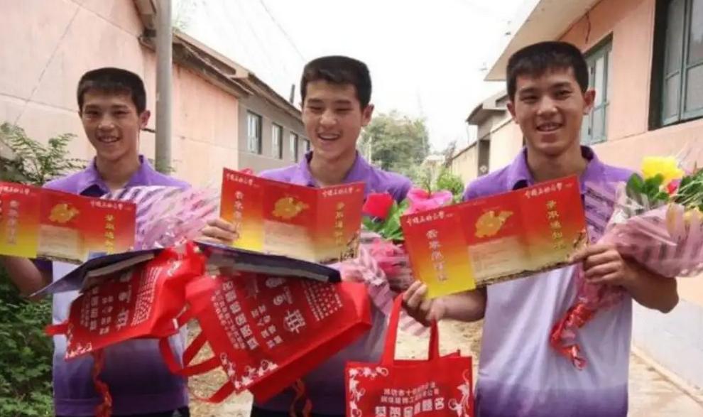 中国最牛的三胞胎高考成绩,山东四胞胎高考成绩出炉视频