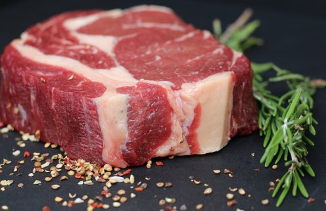 牛肉是致癌还是营养,牛肉是好还是坏吃多是否会致癌