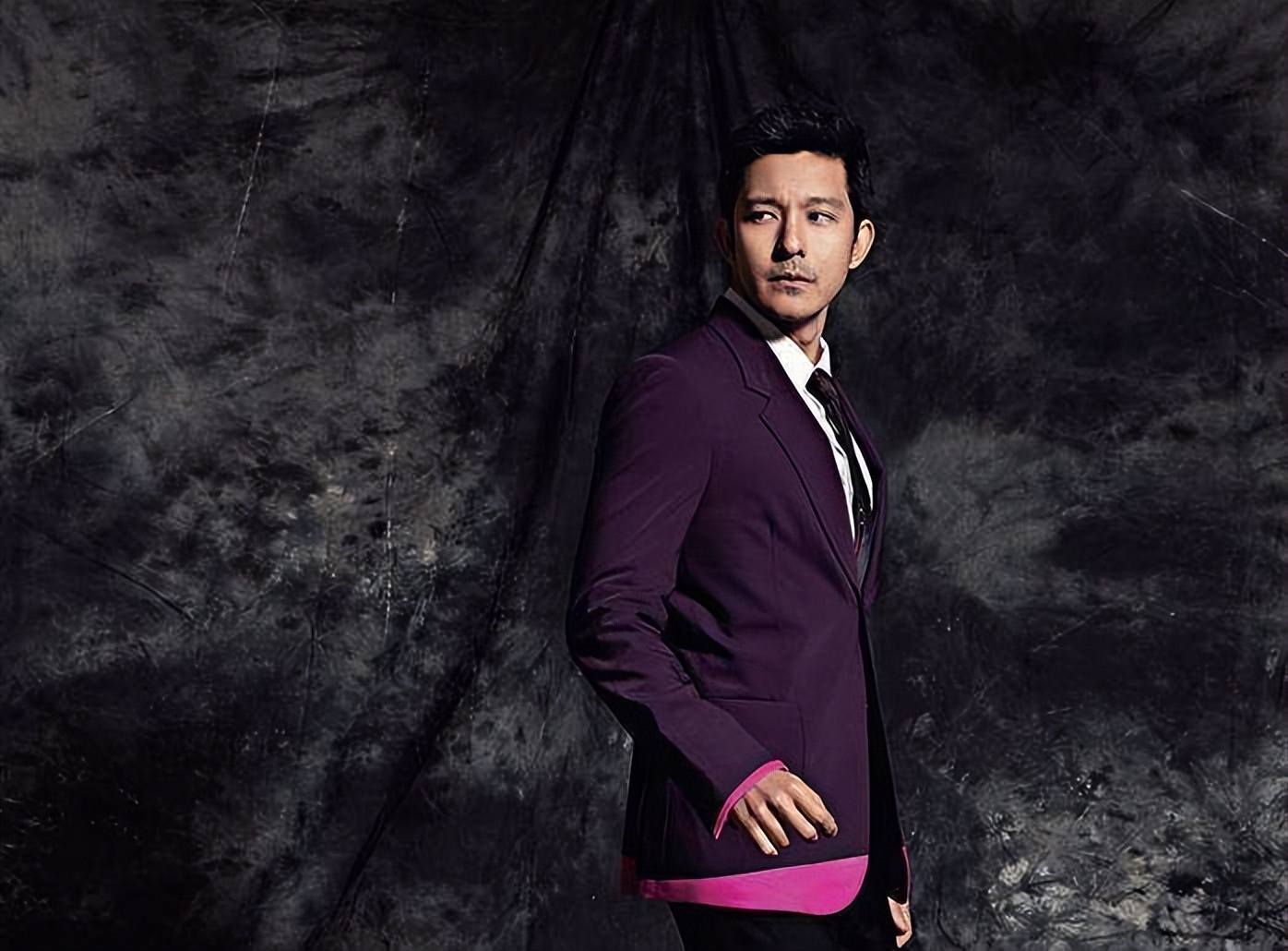 从查无此人到一鸣惊人,从大红大紫到无人提及的男明星