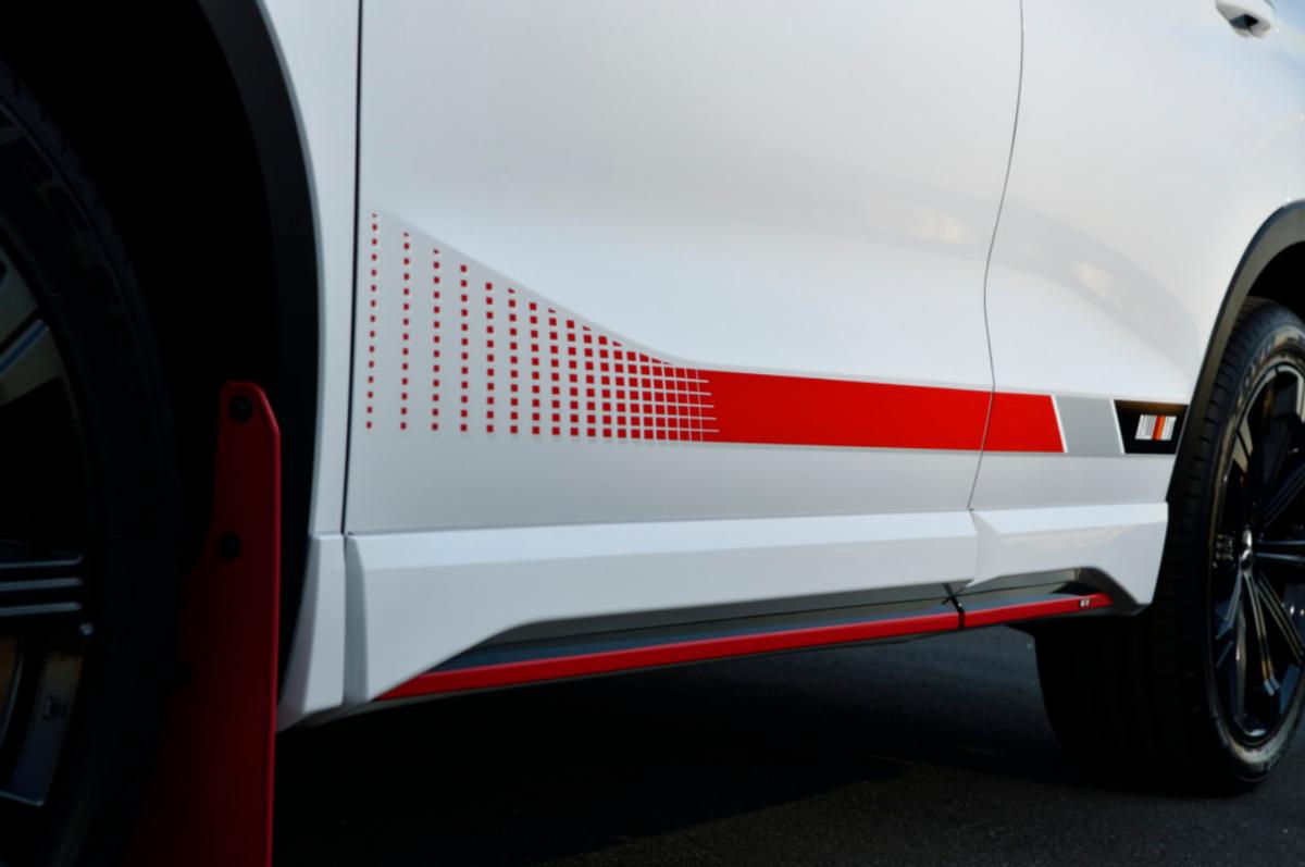 三菱欧蓝德外观效果图,三菱ralliart官图