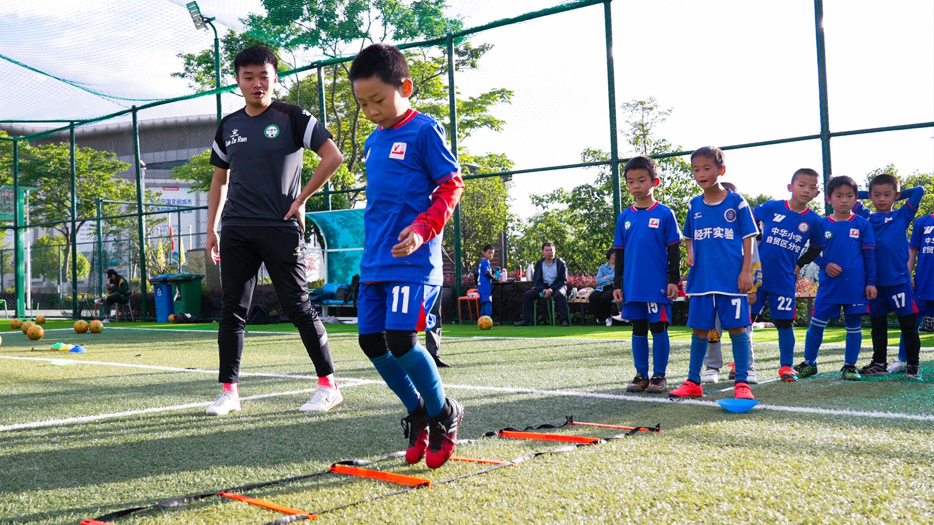 7岁青少年足球第一堂课,绿茵梦想足球操