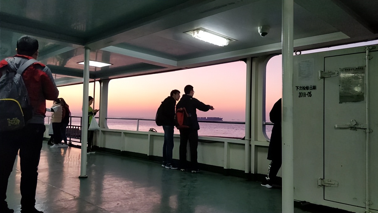 香港的天星小轮是什么样子的,香港天星小轮尖沙咀