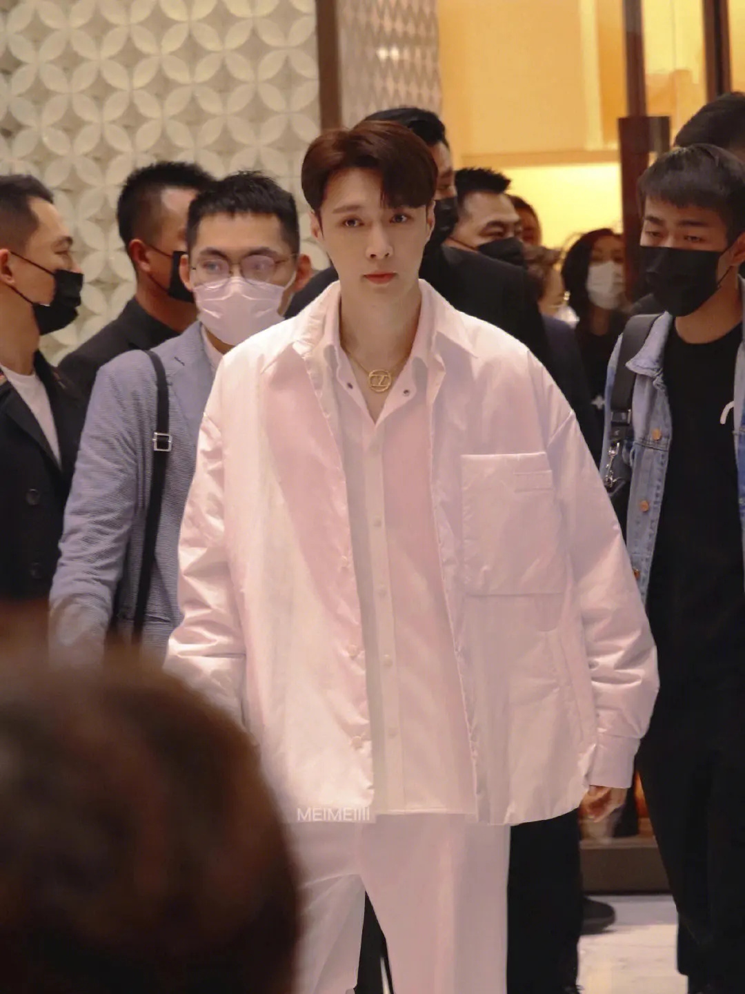 张艺兴工作室声明遭质疑,张艺兴工作室谈粉丝诉求