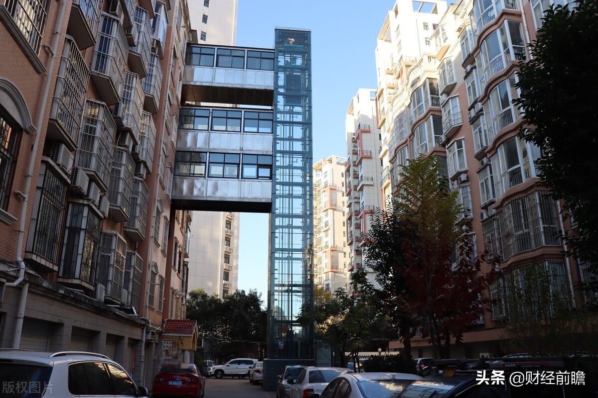 老住宅楼加装电梯的利与弊,老房加装电梯是否给一楼补偿