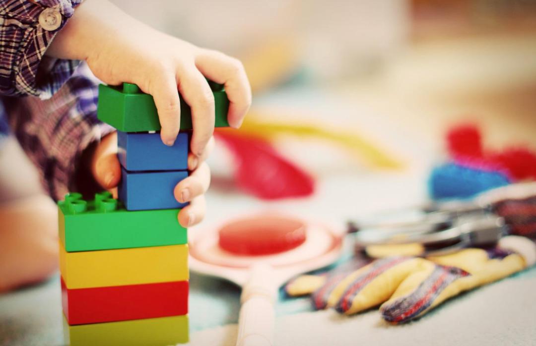 孩子打碎了妈妈最喜欢的碗，父亲教科书式处理