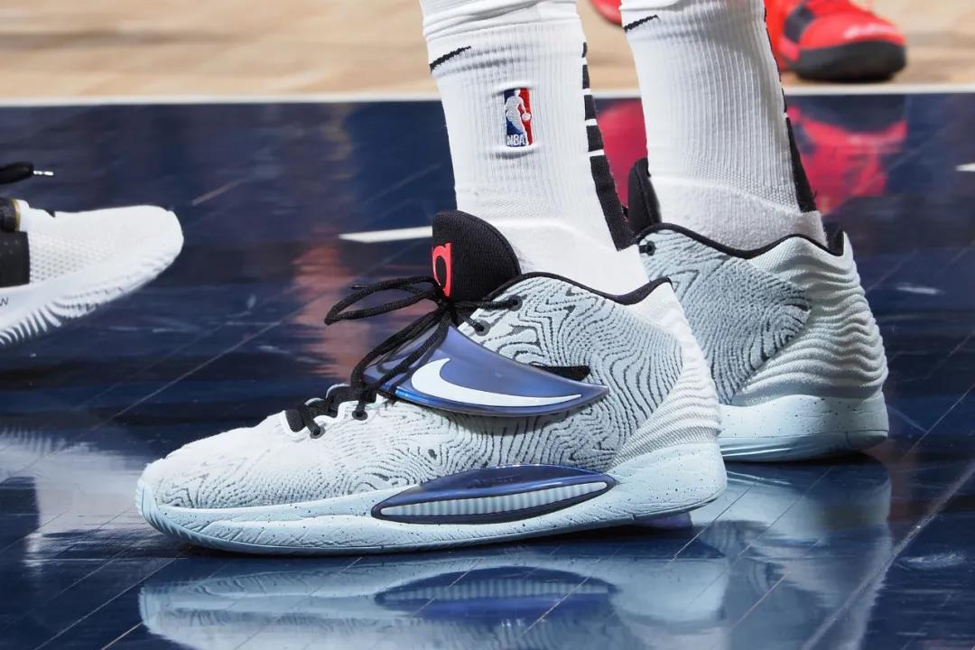 杜兰特单场得分创赛季新高 (杜兰特新赛季高光集锦)