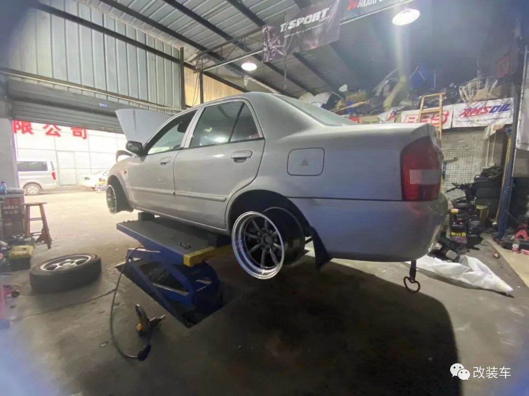 马自达323玩漂移,马自达323狂飙