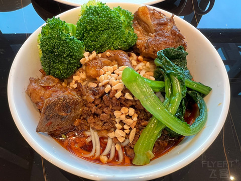 窗含西岭千秋雪成都环球中心雪山,窗含西岭千秋雪魅力成都