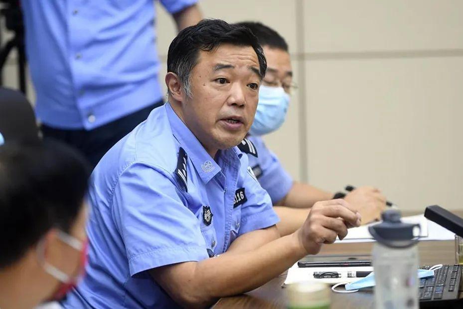 这里的公安不一般，外卖小哥、夜市老板、的哥司机成了“治安体验官”