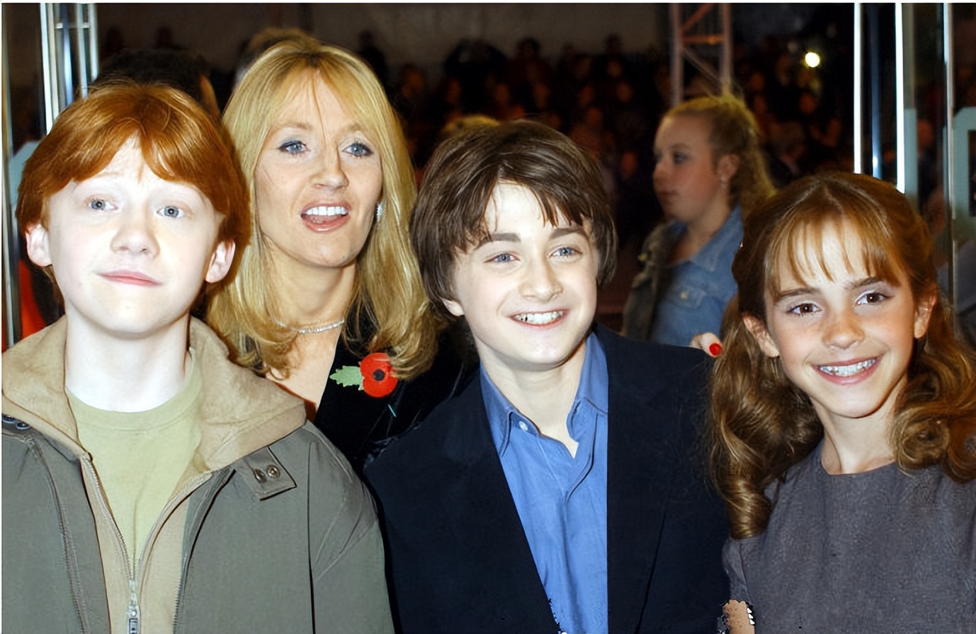 每周103.5美元到年入9500万，J.K罗琳的魔法世界与历史真实