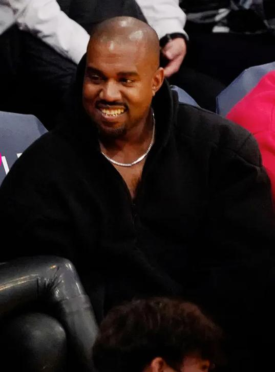 为什么明星脸上就没有胡子啊,为什么明星的脸上一点胡子也没有