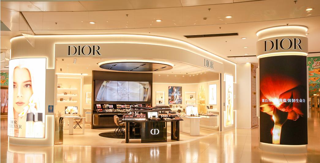 仲盛世界商城打造“云游世界”城市漫游计划