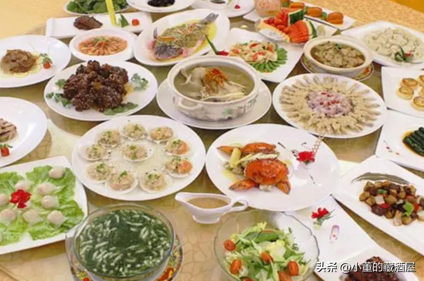 宴席一般喝什么白酒最好,酒席常用的白酒有什么品牌