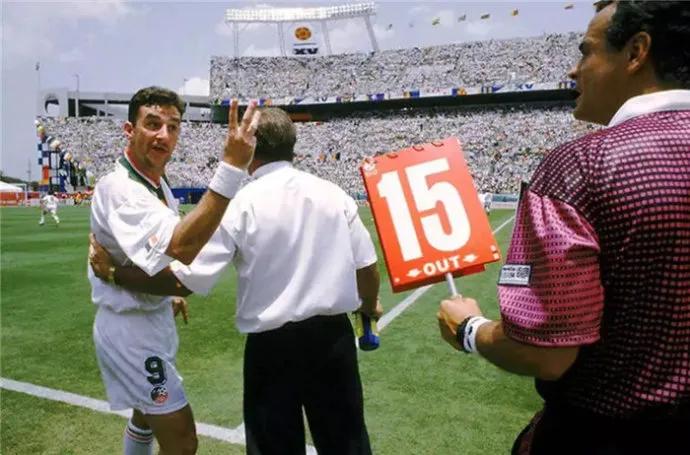 世界杯难忘的瞬间视频,历届世界杯精彩瞬间