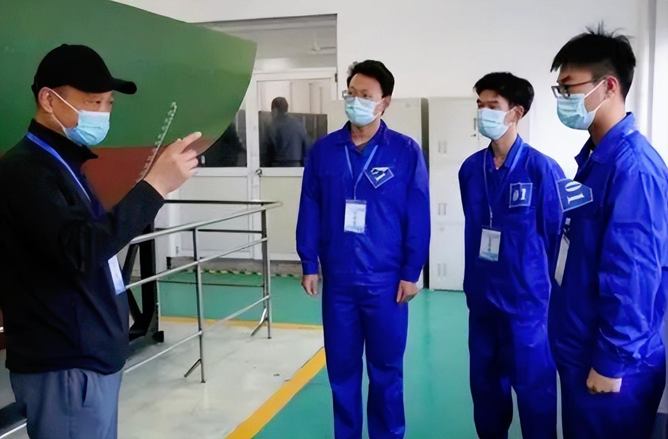 大四男生实习工资1万4,妈妈听后仰天长笑,网友却说母亲太无知