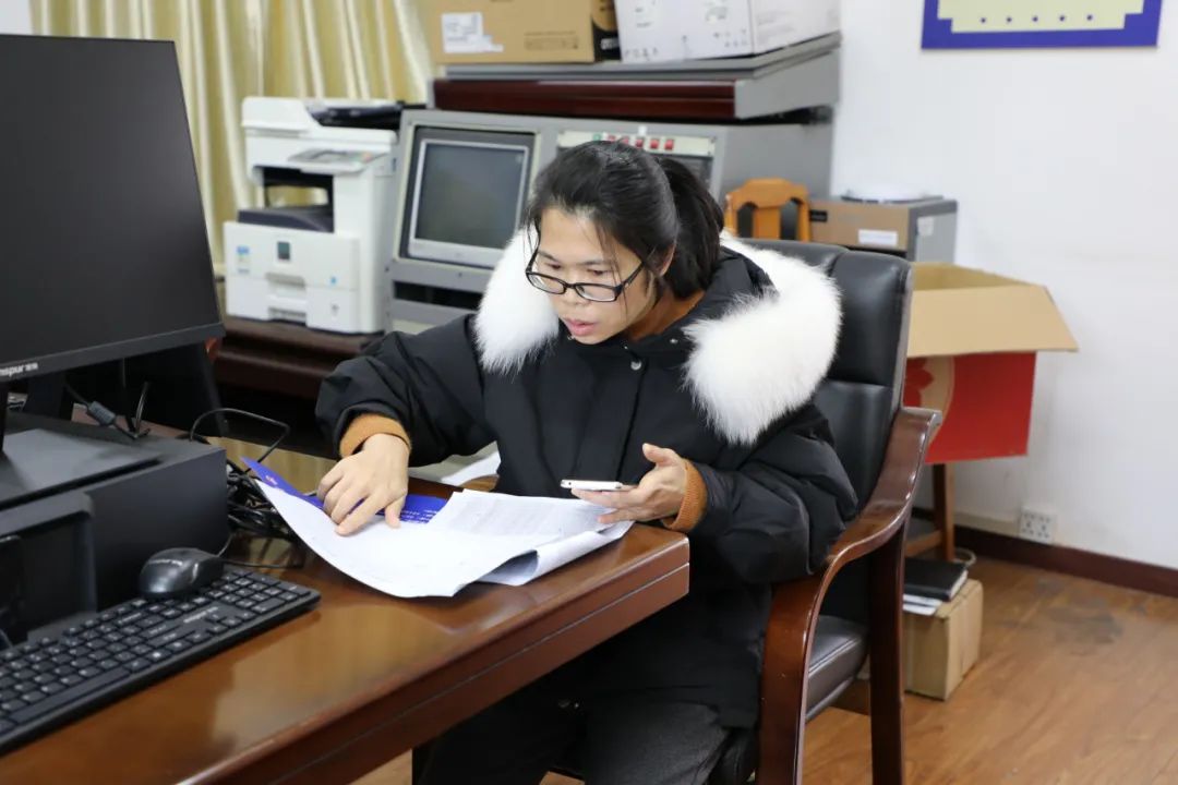 港南区检察院助力挂点村做好疫情排查信息录入工作